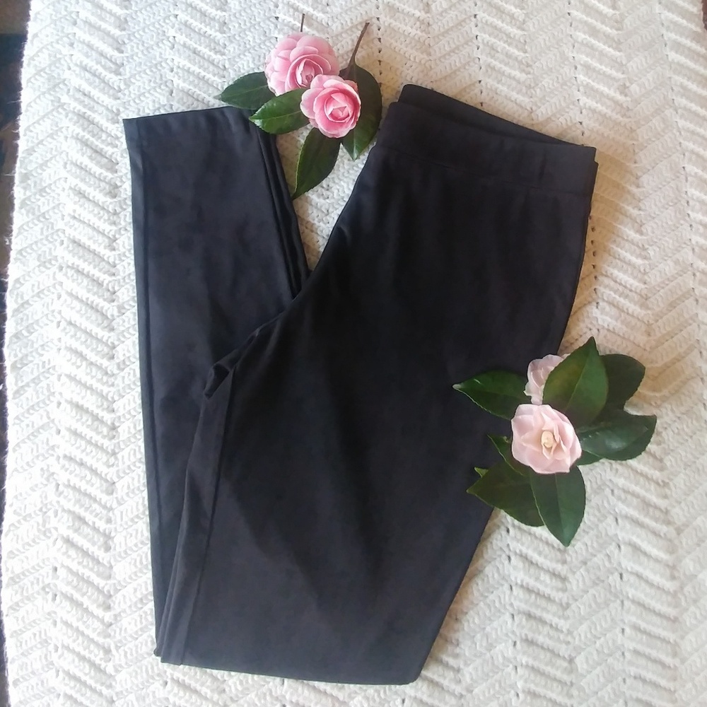 🙈🌚🎀LIKE NEW🎀Faux-Suede Stretch Leggings
